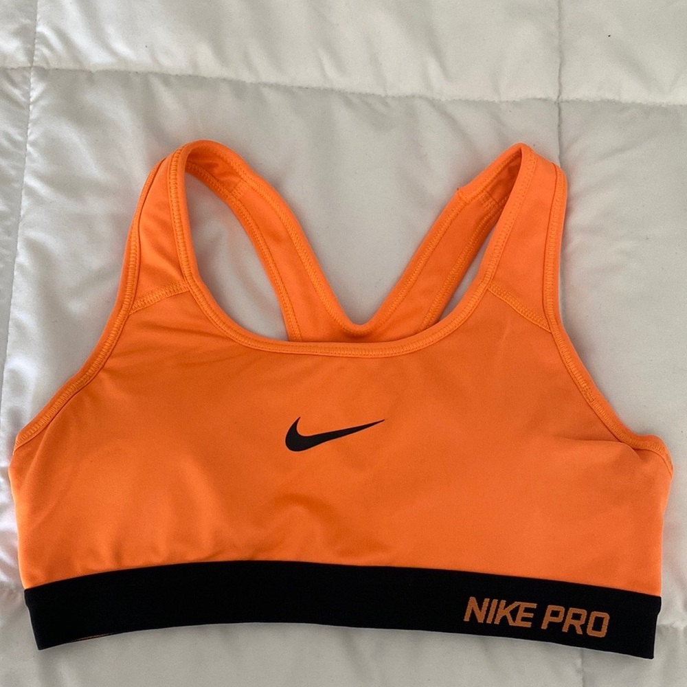 Nike sports bra bundle size small